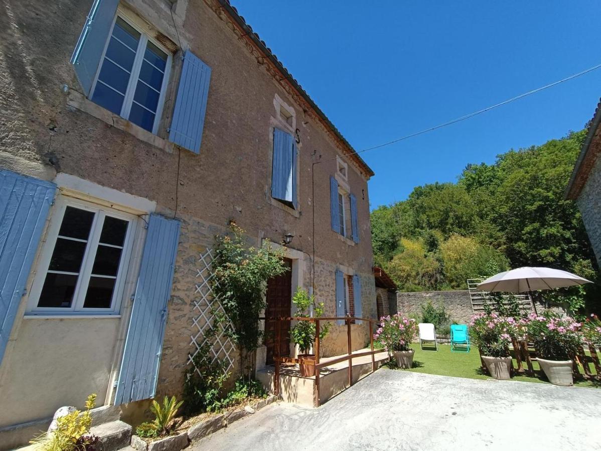 Bed and Breakfast Maison Sur Le Lot Saint-Vincent-Rive-dʼOlt Exterior foto