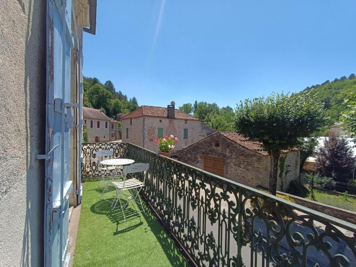 Bed and Breakfast Maison Sur Le Lot Saint-Vincent-Rive-dʼOlt Exterior foto